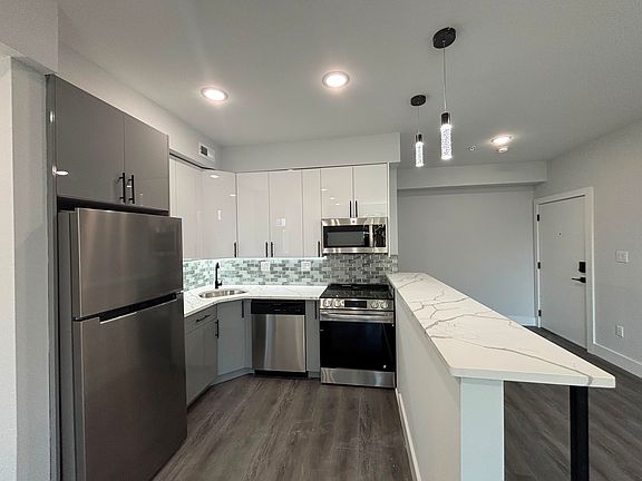 4th image of 1108 W Dauphin St #2B