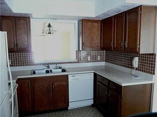 2nd image of 1952 Hampstead Ct