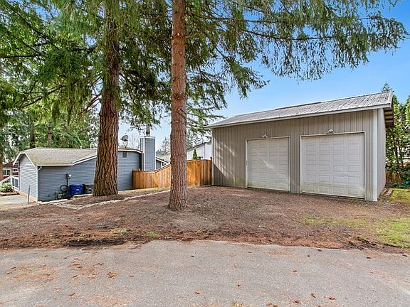 2nd image of 23219 NE 10th Pl