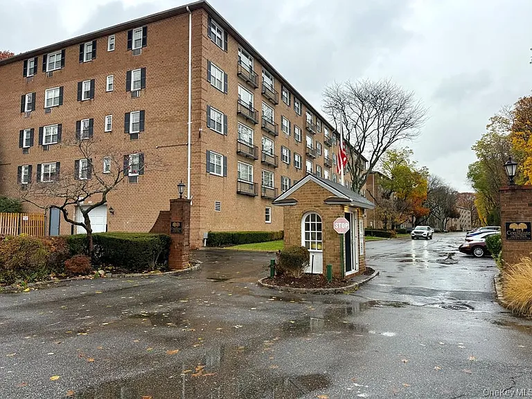 4 Consulate Dr #1C — Photo 12