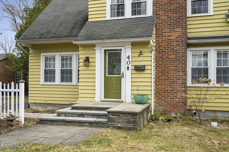2nd image of 40 Euclid Avenue