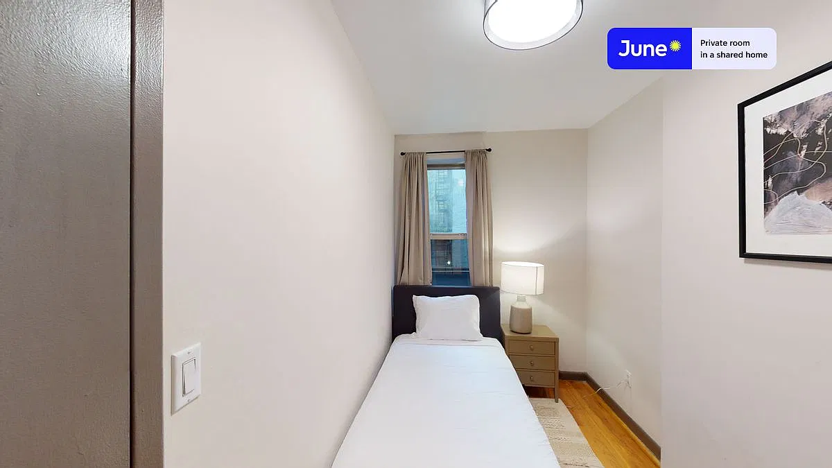 1521 York Ave — Photo 3