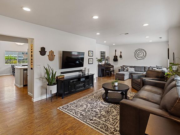 5th image of 339 Ramona Ave