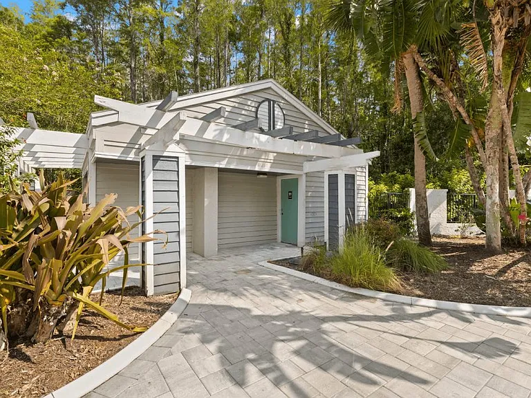 The Pointe at Carrollwood — Photo 25
