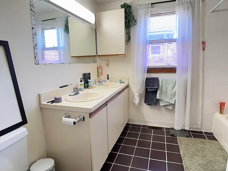 41 Ashford St #9 — Photo 7