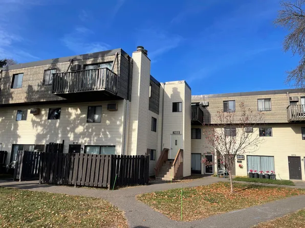 7468 72nd Ln N APT 301, Brooklyn Park, MN 55428