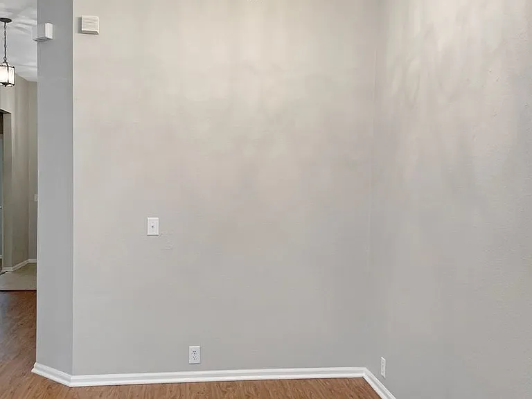 2820 Thorncreek Ln — Photo 3