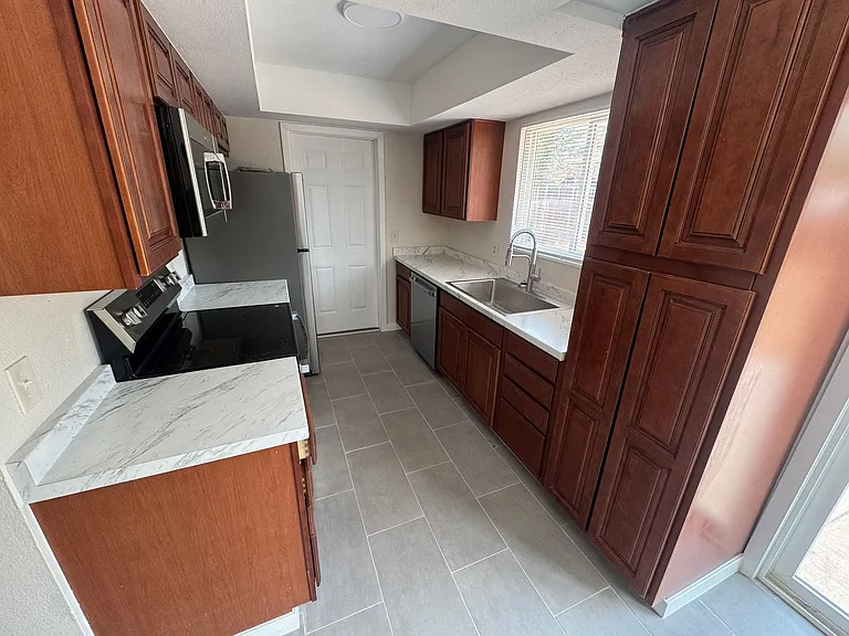 16004 E Adriatic Pl — Photo 9