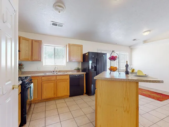 6 Romans Pl, Los Lunas, NM 87031