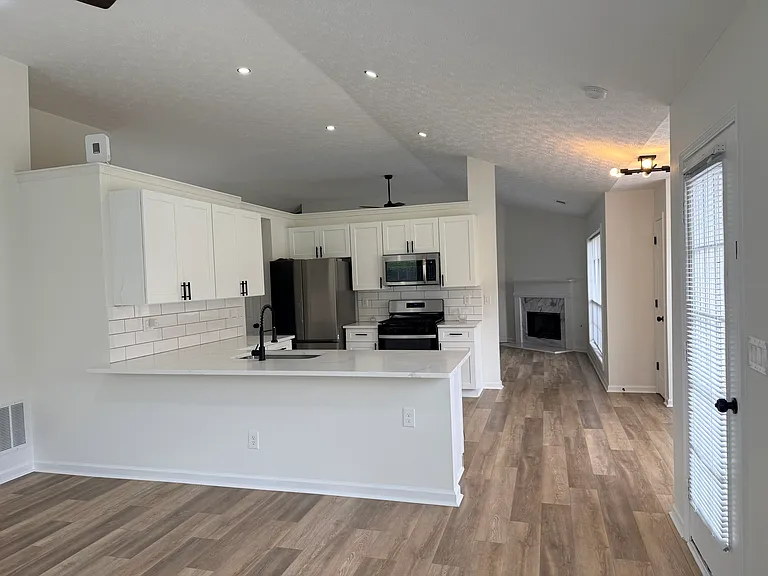 1887 Bitsy Grant Ct — Photo 2
