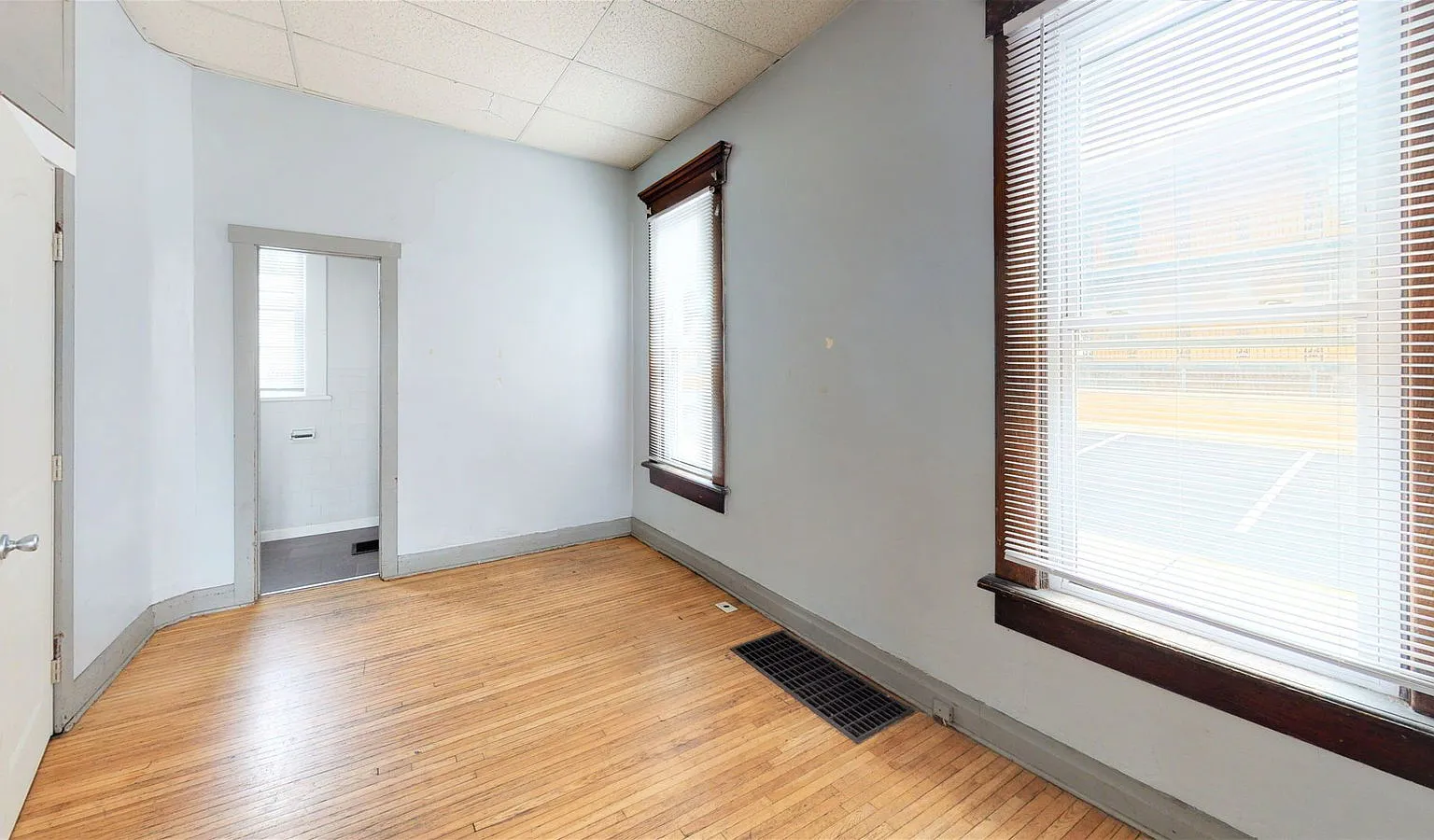 6 bed, 3.0 bath, $3,895 — Photo 4