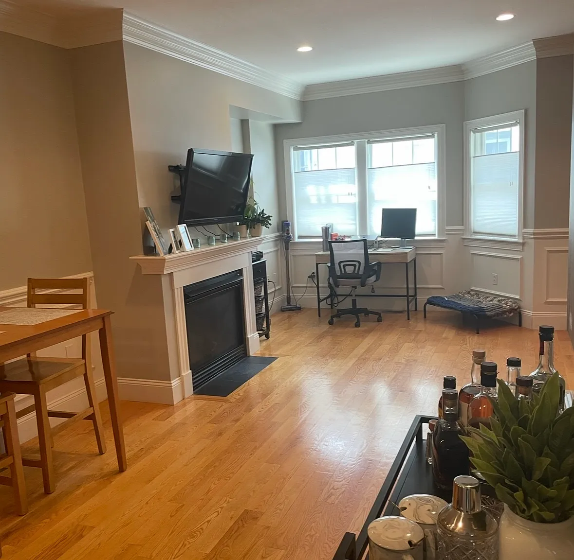 1 bed, 715 sqft, $2,950 — Photo 2