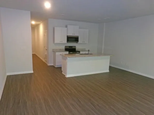 418 Oakwood Dr NW, Milledgeville, GA 31061