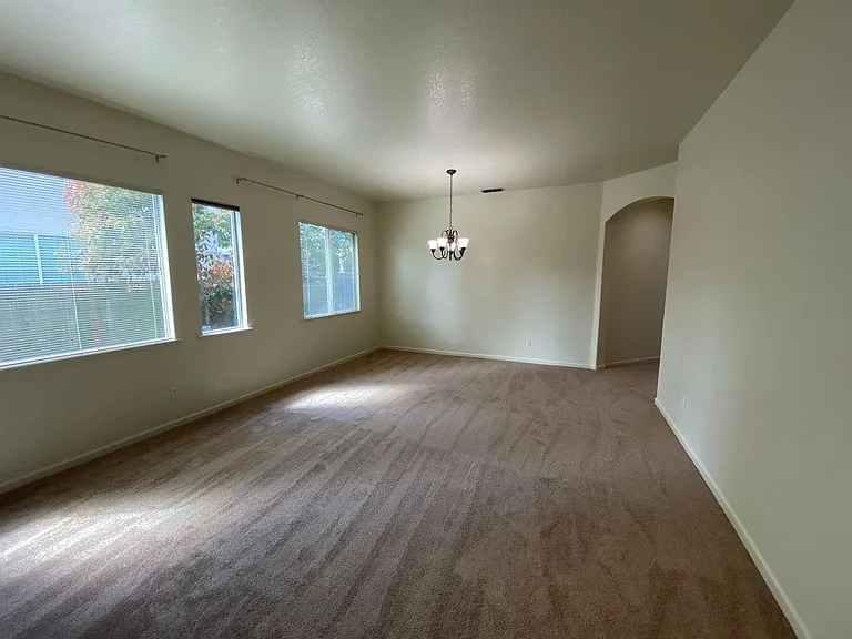 9748 Roedell Way — Photo 3