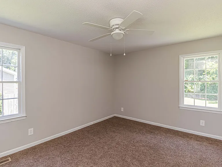 108 Fox Run Cir — Photo 18