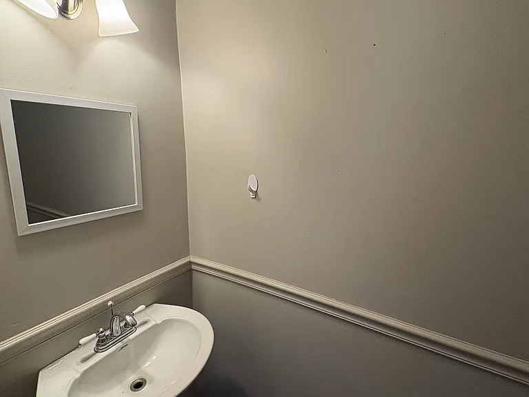 214 N Enola Dr — Photo 6