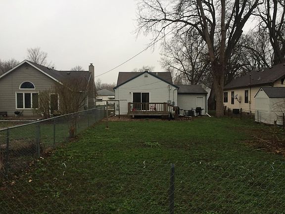 5th image of 1902 S Menlo Ave