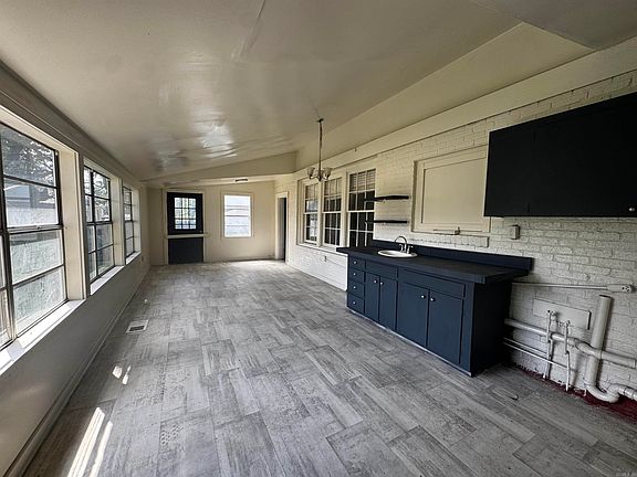 3rd image of 220 Fussell Ave