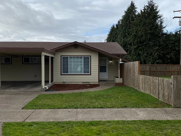 137-Nyssa Duplex — Photo 1