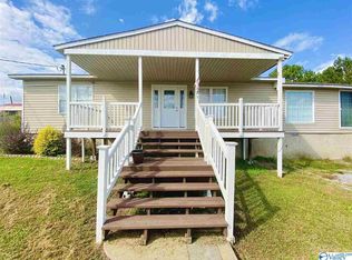 121 Dry Creek Ln, Hokes Bluff, AL 35903