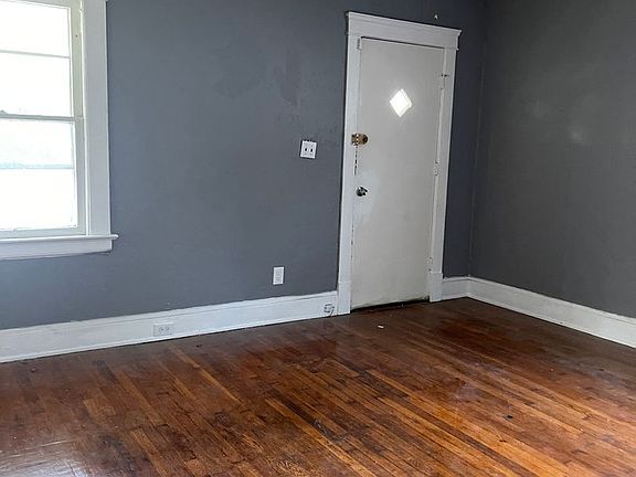 5th image of 13611 Beachwood Ave #1