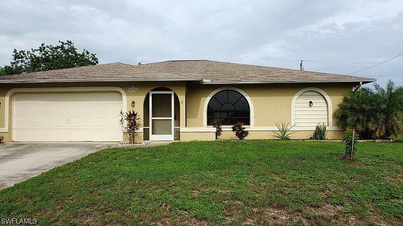 1st image of 230 NE 14th Pl