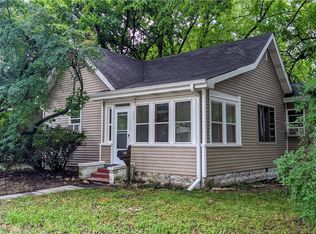 127 Polk Ave, Charleston, IL 61920