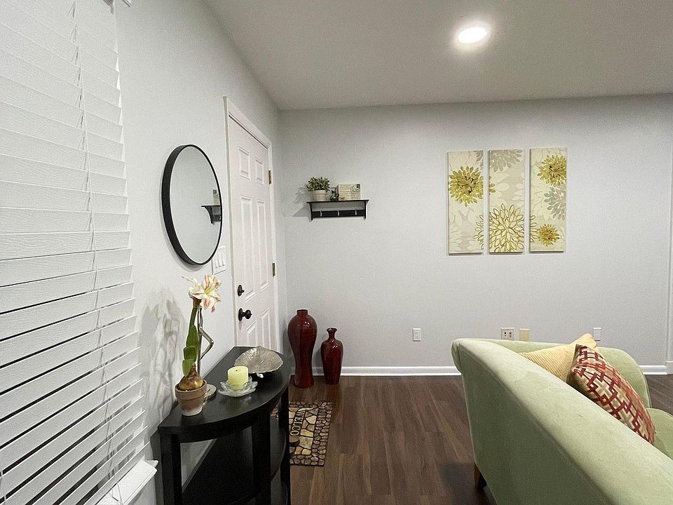 1st image of 5003 Barnaby Ln