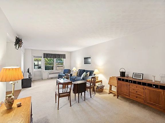 4th image of 162-10 Powells Cove Blvd #2H
