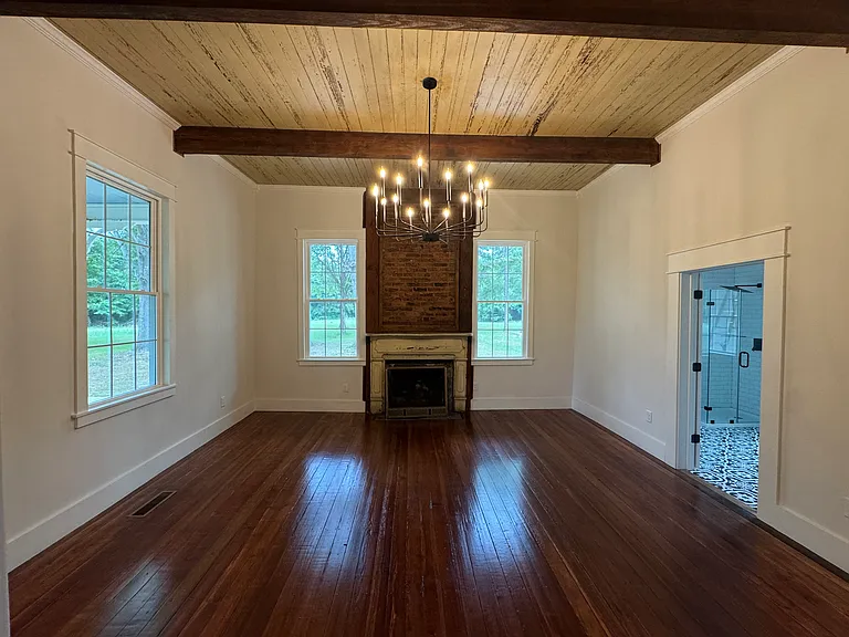 205 Railroad Rd — Photo 10