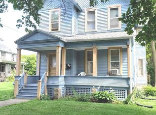 432 S 4th St, Aurora, IL 60505