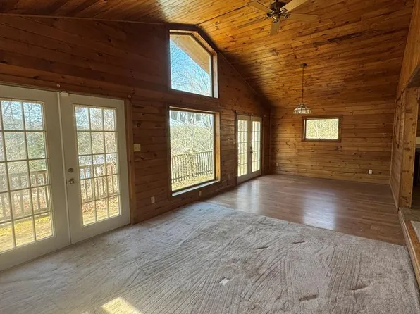 121 Ferncliff Ln, Tunkhannock, PA 18657