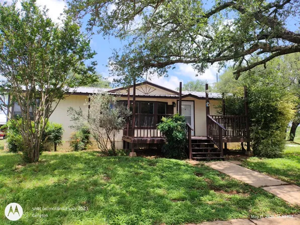 601 E Austin St, Llano, TX 78643