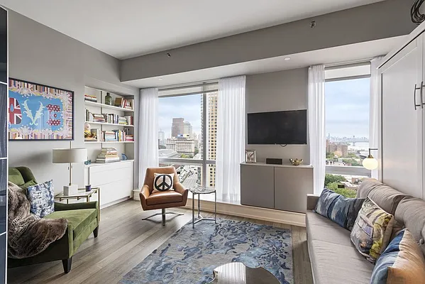Sold by Compass | media 1