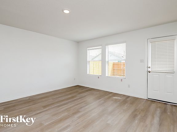 3rd image of 10619 McClintock Dr