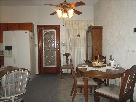 4th image of 2418 Decottes Ave