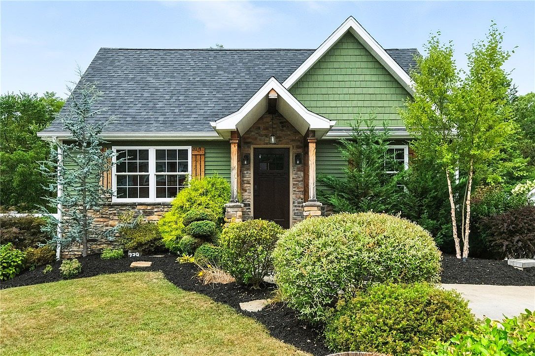 739 Gross St, Conway, PA 15027 | Zillow