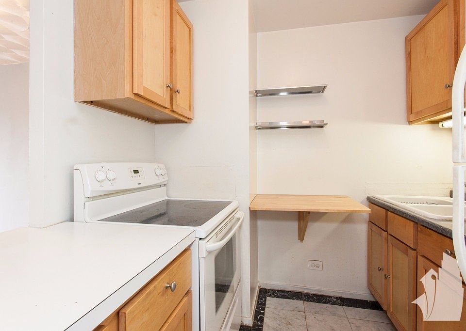 1st image of 4343 N Clarendon Ave APT 2411