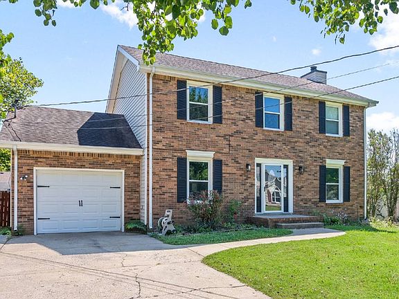 3rd image of 830 Iris Ln