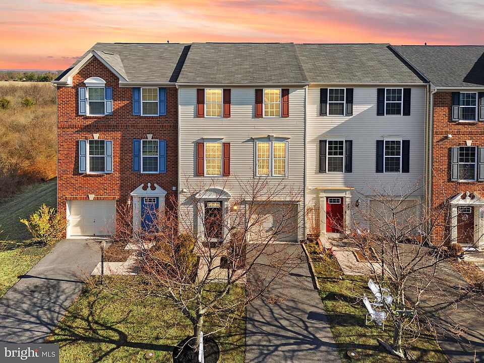 1st image of 108 Domino Ct