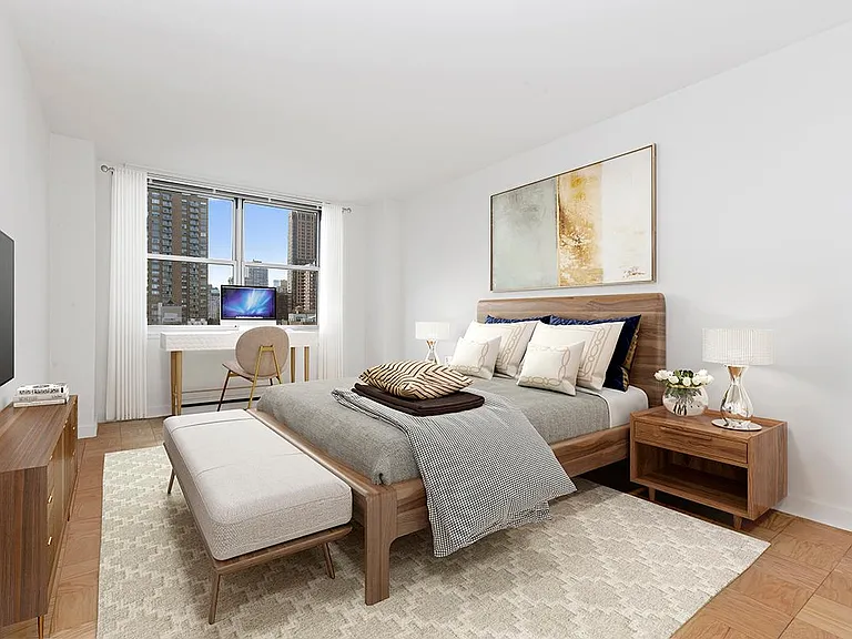 1675 York Ave #33L — Photo 1