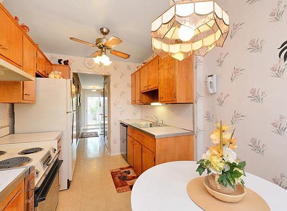 5th image of 16 South Cir