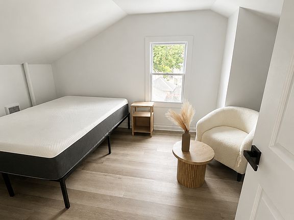 4th image of 44 Clark St #5