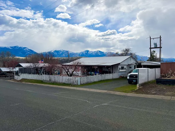325 Highlan Dr, Mount Vernon, OR 97865