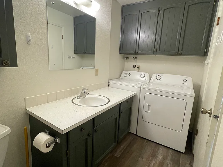 1004 S East St #3 — Photo 7