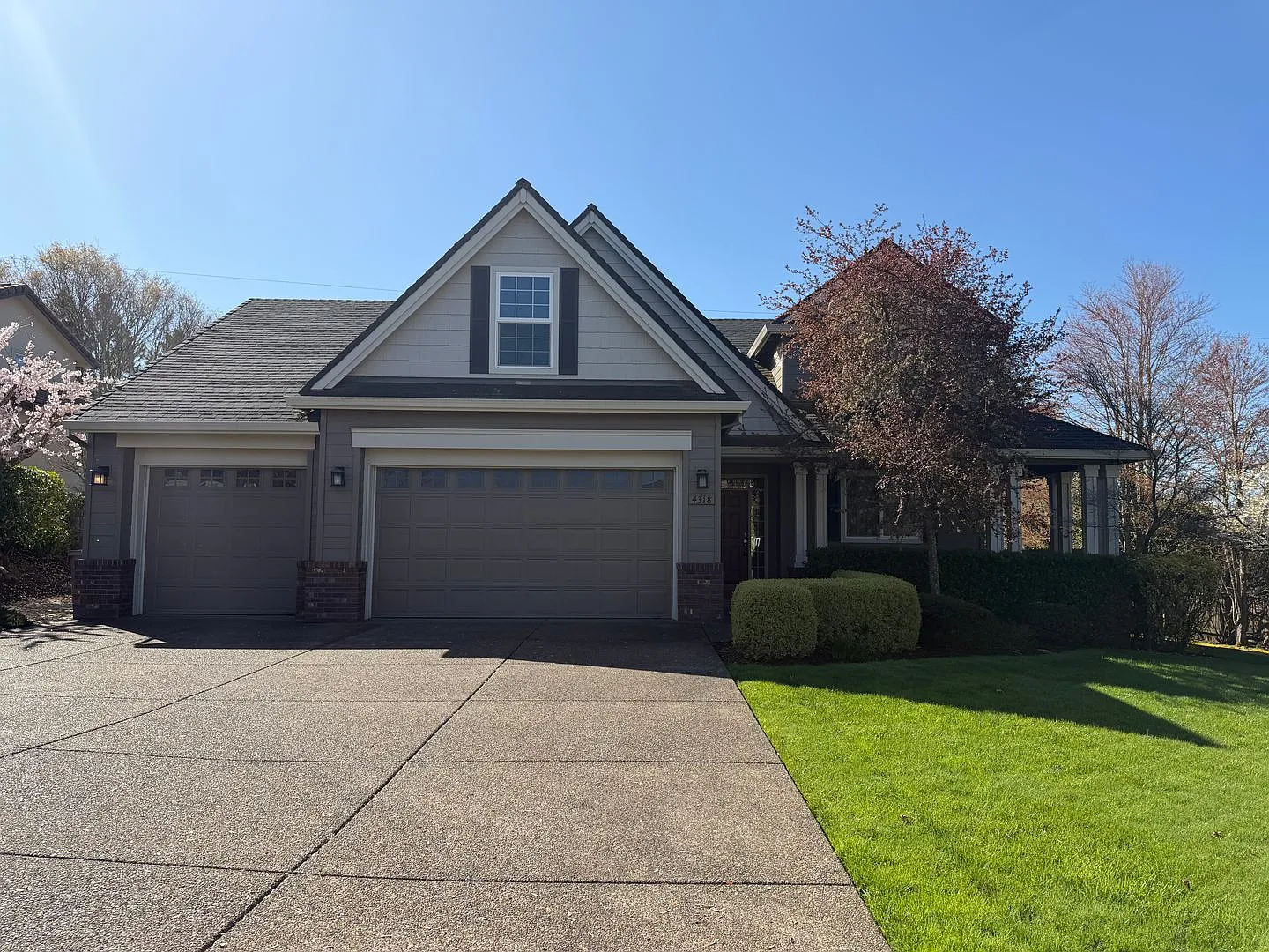 5 Bedrooms and 2.5 Bathrooms with Views of the Rolling Hills of Corvallis Country Club — Photo 1