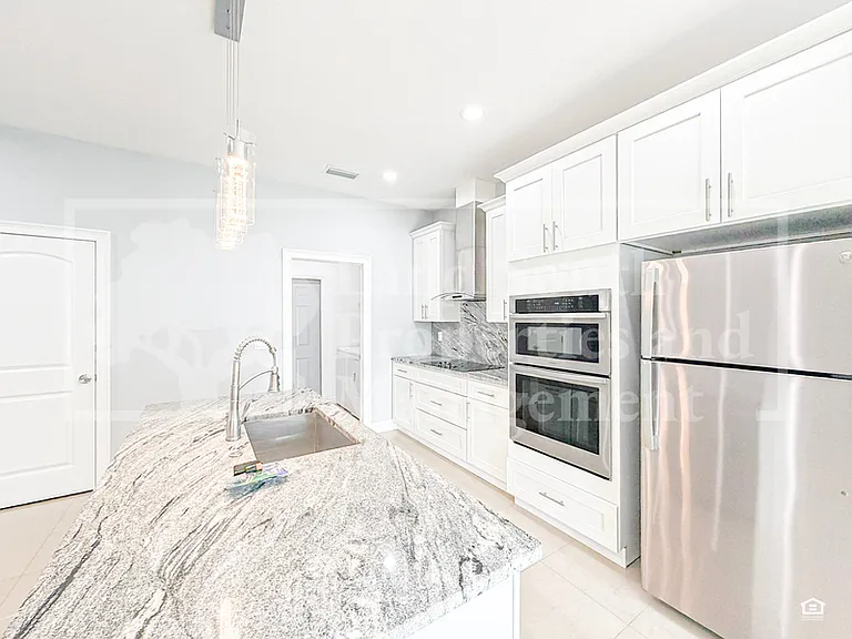 707 SE 4th St — Photo 11
