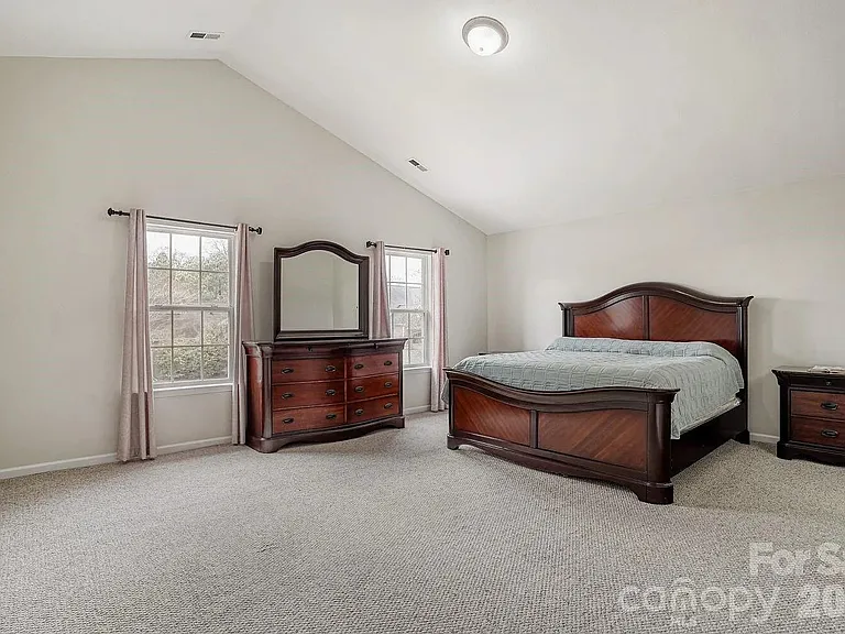 13622 Stringfellow Ln — Photo 4