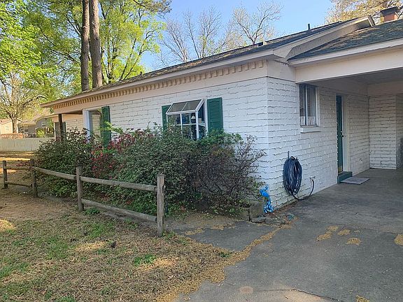 Front walkway 