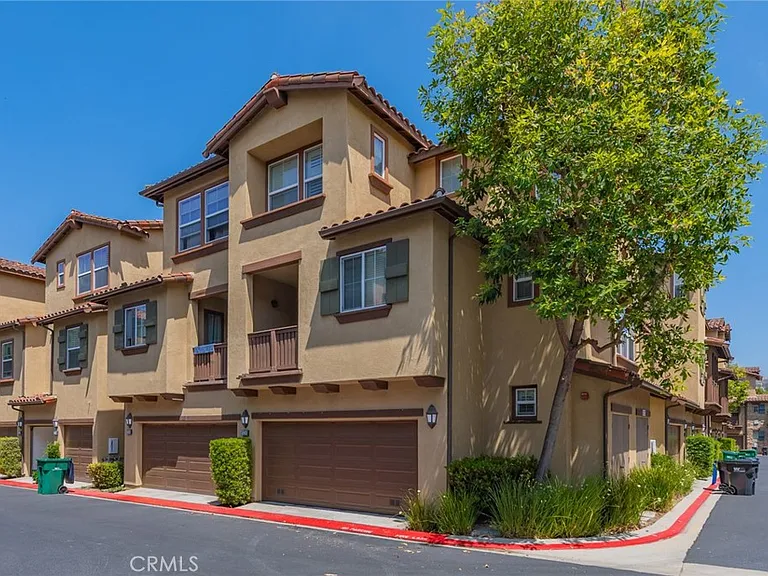 128 Coral Rose — Photo 1